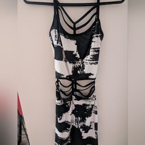 Black and White Strappy Dress (2 dress for 22 $ on selected item)